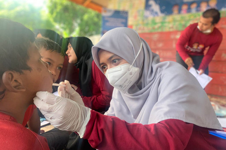 Anak-anak Pemulung di Aceh Dapat Edukasi dan Pemeriksaan Kesehatan Mulut