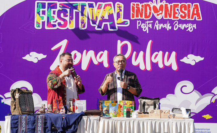 Majukan Produk dan Merek Lokal, Mendag Zulkifli Hasan Ikut <i>Live Shopping</i>