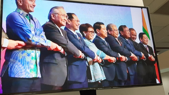 Belum Ada Negara Nuklir Tandatangani SEANFWZ, Menlu Retno: Ancaman Sudah Dekat