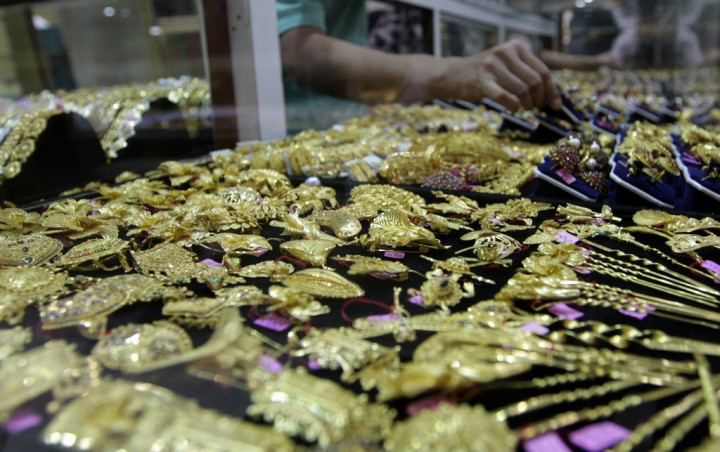 Haji Pamer Emas Sepulang dari Tanah Suci, Bea Cukai: Perhiasan Imitasi