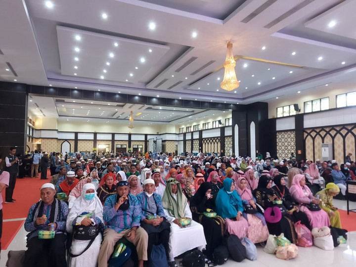 393 Jemaah haji Kloter 9 Makassar Tiba di Tanah Air