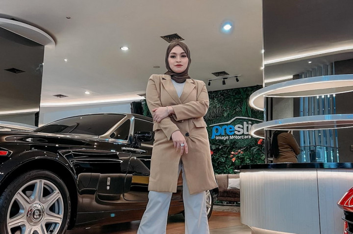 Lepas Hijab, Nathalie Holscher Malu Ketemu Umi Pipik
