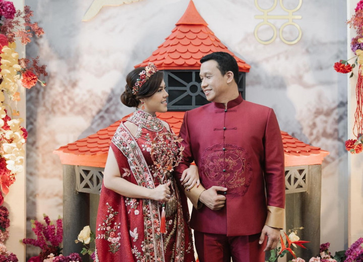 Tina Toon Resmi Tunangan, Ini Sosok Calon Suaminya