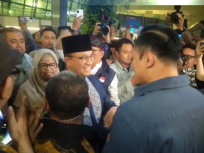 Tiba di Tanah Air, Anies Baswedan Disambut Teriakan Presiden