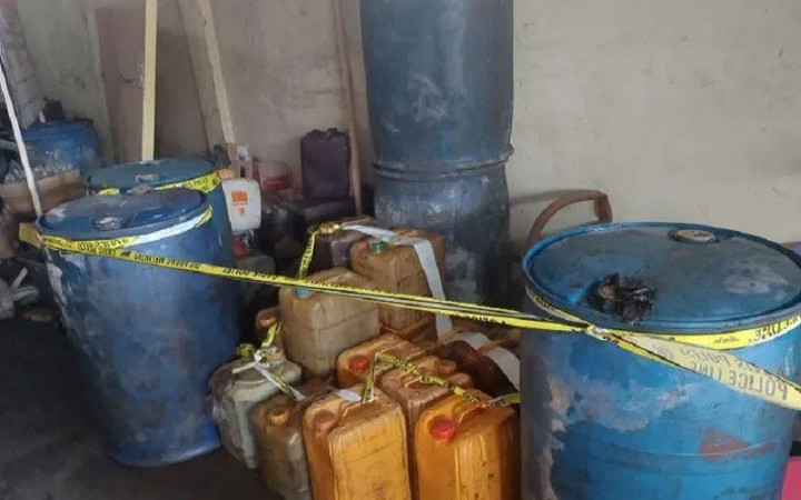 Gudang Penimbunan BBM Bersubsidi di Pasuruan Digerebek, 3 Pelaku Ditangkap