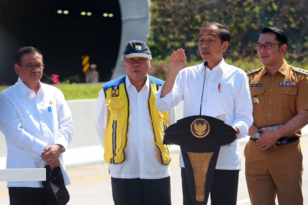 Foto Terpopuler: Jokowi Resmikan Tol Cisumbdawu hingga Dua Pelajar Mabuk Kecubung