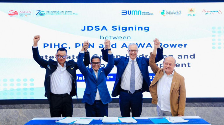 Pupuk Indonesia Gandeng PLN Kembangkan Energi Bersih