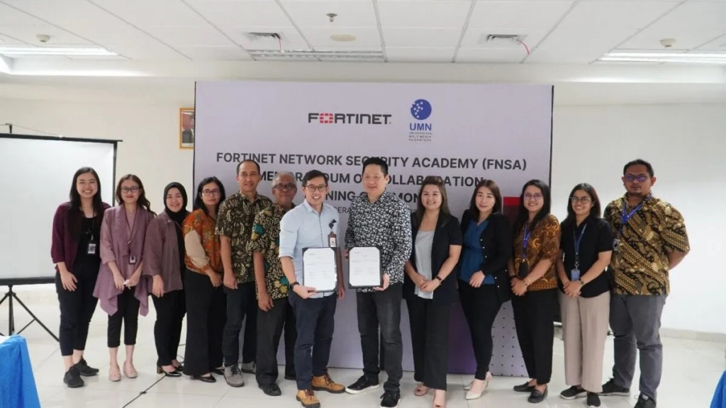 Penanda tanganan MoU Fortinet dan UMN.