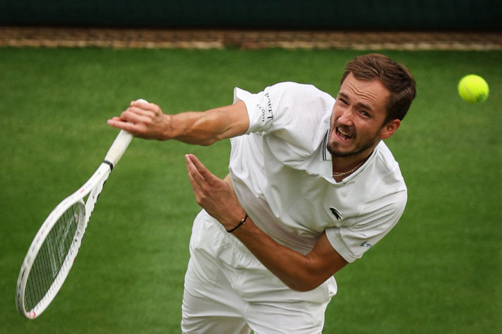 Medvedev Harus Berjuang Lima Set untuk Melangkah ke Semifinal