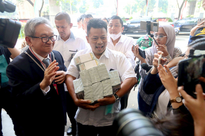 Ternyata Bukan Kali Ini Saja, Maqdir Ismail Serahkan Total Uang Rp35 Miliar ke Kejaksaan Agung