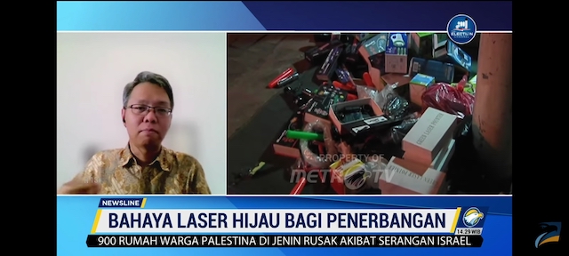Pakar: Sorotan Laser Hijau Membahayakan Pilot dan Penumpang Pesawat