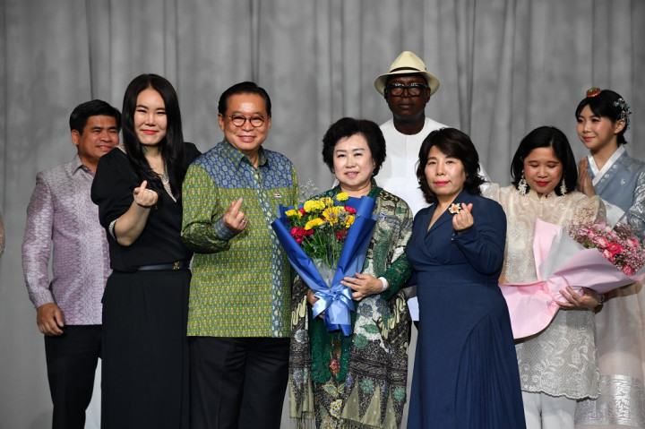 Diplomasi Batik yang Elegan dari Tepi Sungai Han