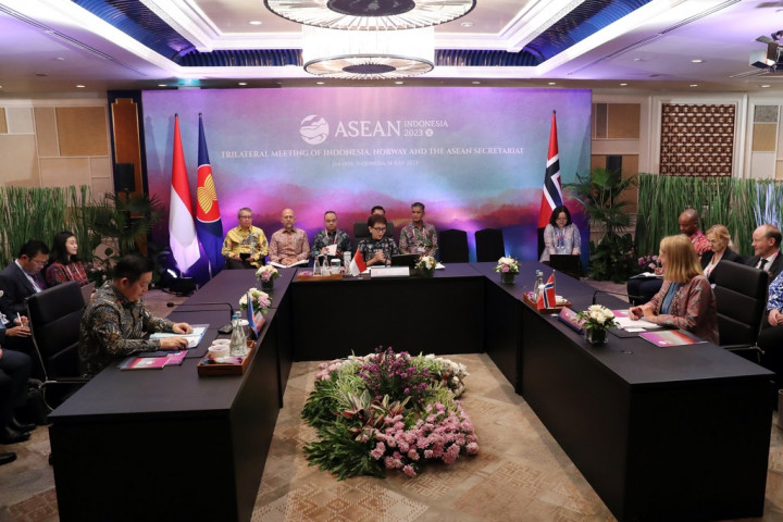Bersama Sekjen ASEAN, Menlu RI dan Norwegia Bahas Percepatan Transisi Energi
