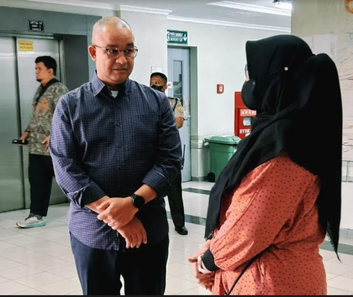 Anies Jenguk Budayawan Cak Nun di Yogyakarta