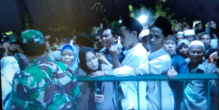 Kepulangan Haji di Tangerang Disambut Aksi Saling Dorong Penjemput