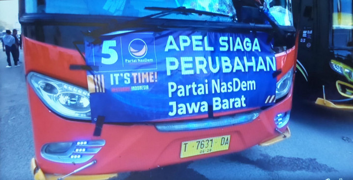 110 Bus Angkut Ribuan Kader NasDem Karawang ke Apel Siaga Perubahan