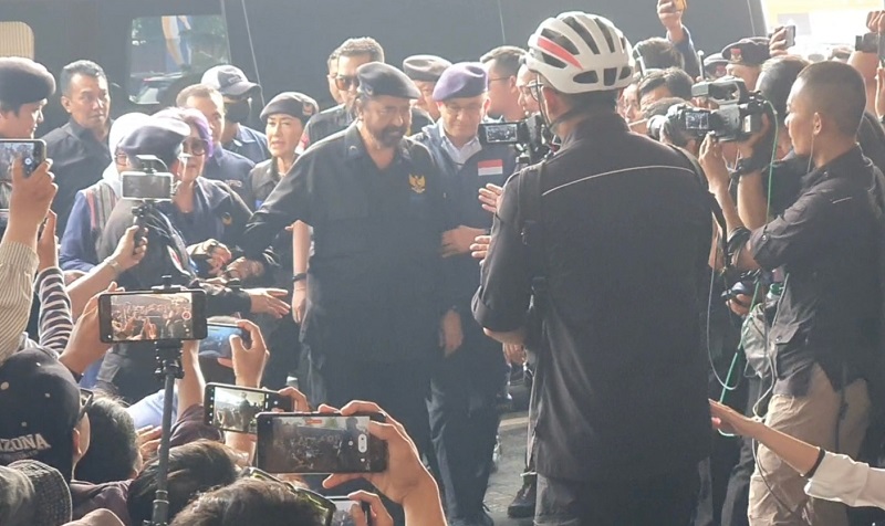 Tiba di GBK, Surya Paloh Jalan Bareng Anies