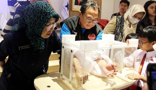 Peringati Asean Dengue Day 2023, Enesis dan Kemenkes Edukasi Cegah DBD Melalui Mewarnai bagi Anak SD