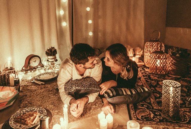 Rasakan Sensasinya, 3 Waktu Terbaik Pasutri untuk Berhubungan Intim dan Manfaatnya