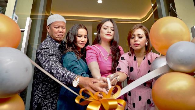 Nathalie Holscher Resmikan Lashair Lounge dengan Perawatan Head Spa ala Jepang