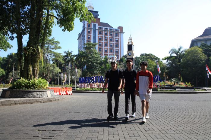 Lolos Jalur Mandiri UB, Rafi Lunasi Nazarnya Jalan Sejauh 10 Kilometer