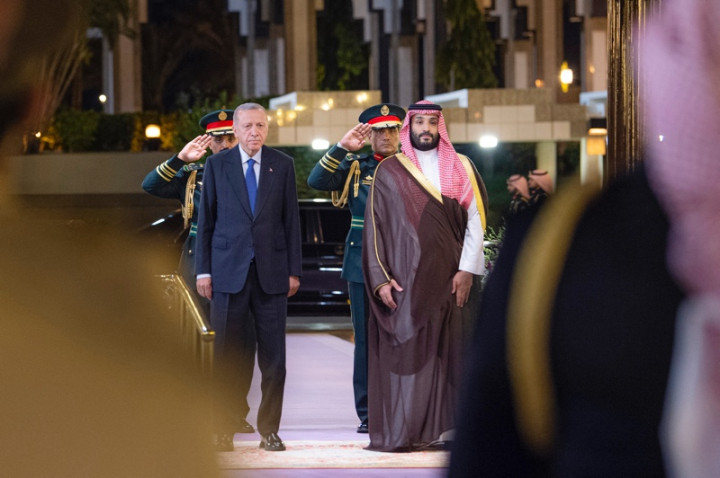 Arab Saudi Beli Drone dari Turki