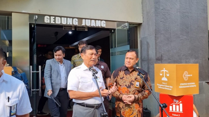 Luhut Sebut Digitalisasi Penting Cegah Korupsi di Pelabuhan