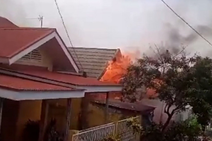 Kebakaran Hanguskan Rumah di Kawasan Padat Penduduk di Kota Bengkulu
