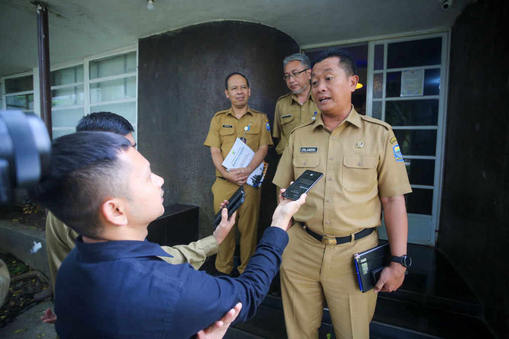 Plh Wali Kota Bandung, Ema Sumarna.