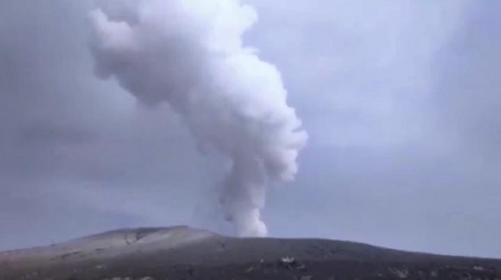 Gunung Anak Krakatau 3 Kali Erupsi Selama 3 Menit Lebih