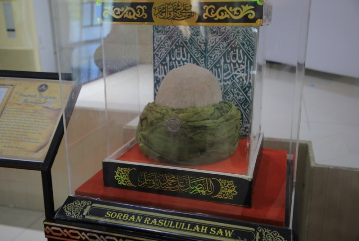 Kota Tangerang Pamerkan Jubah dan Serban Rasulullah SAW