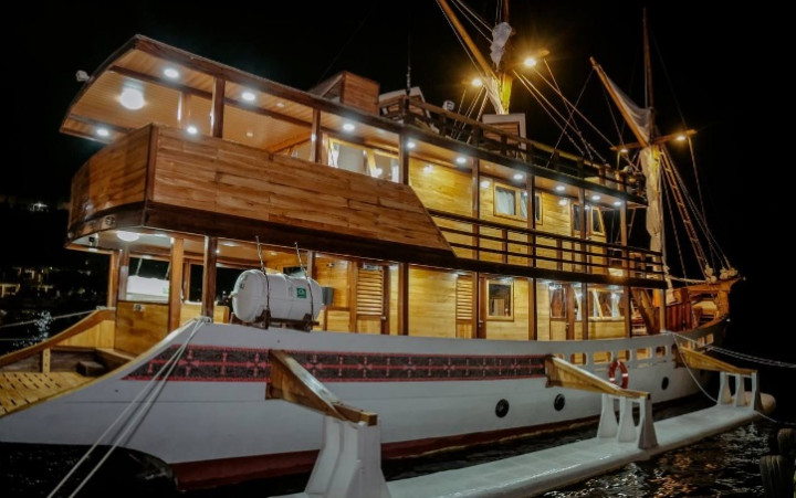 Intip Desain dari Kenzo, Pinisi Pertama yang Berlayar di Danau Toba