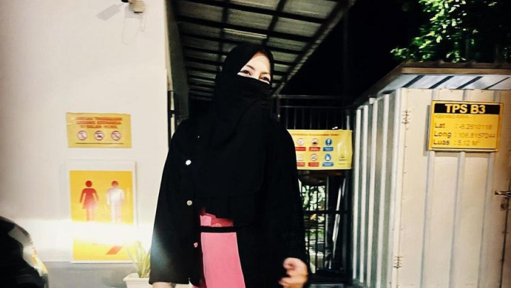 Ratu Rizky Nabila Sekarang Bercadar, Netizen: Bentar Lagi Juga Dicopot!