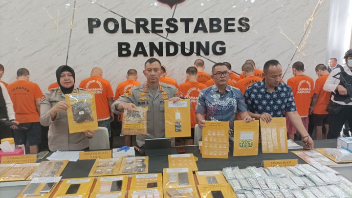 Belasan Pengedar Narkoba di Kota Bandung Ditangkap