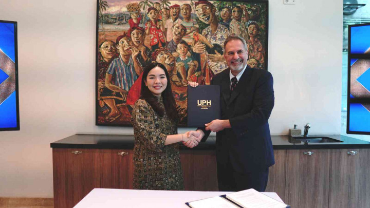Perkuat Kolaborasi Internasional, Fakultas Hukum UPH Jalin Kerja Sama dengan Monash University