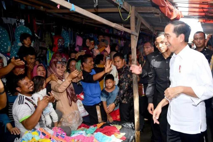Tinjau Rencana Revitalisasi Pasar Purwodadi, Jokowi: Selesai Awal Tahun Depan