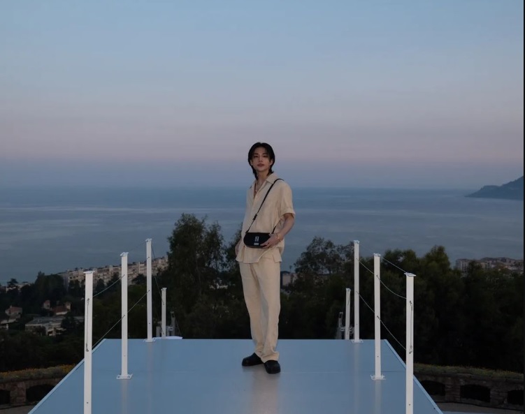 Versace mengumumkan Hyunjin Stray Kids resmi menjadi Global Brand Ambassador. Dok. Instagram