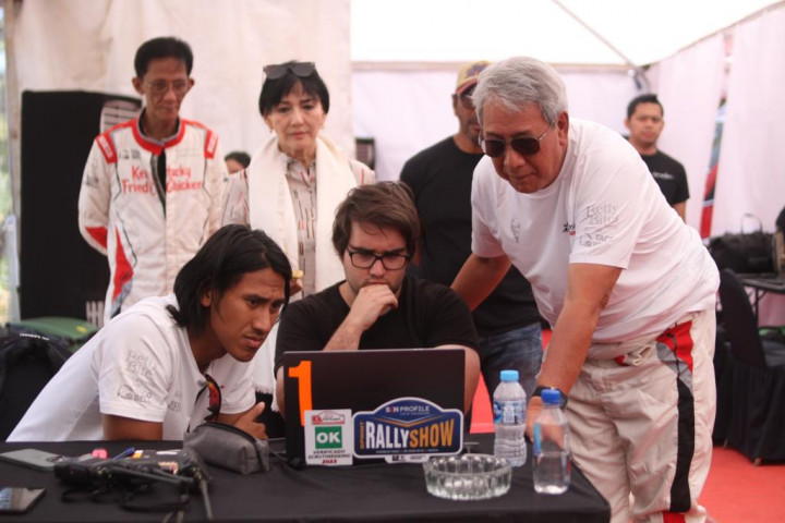 Ricardo dan Sean Gelael Ramaikan Kejurnas Sprint Rally di Malang