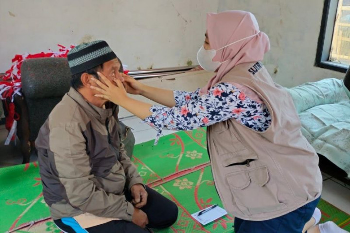 Dinkes Cek Kondisi Warga Terdampak Asap Kebakaran TPA Pasir Bajing Garut