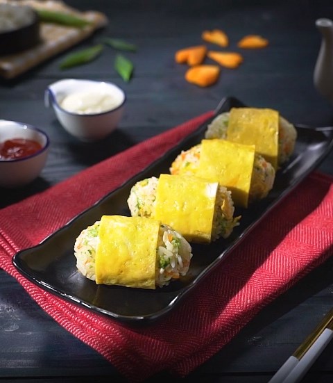 Nasi Kepal Telur Gulung, Gampang Buatnya dan Bisa Jadi Bekal Makan Praktis