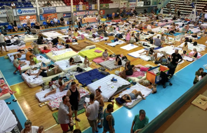 Kebakaran Hutan Yunani Paksa Pembatalan Penerbangan