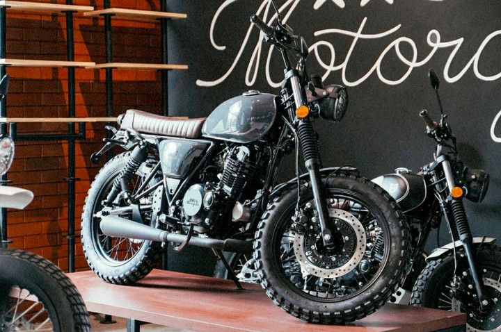 Merek Motor Inggris Masuk Ke Indonesia, Tawarkan Style Black Metal