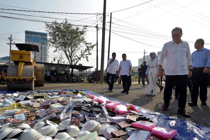 Mendag Musnahkan Barang Impor Langgar Aturan Senilai Rp12 Miliar, Upaya Lindungi Produk Lokal