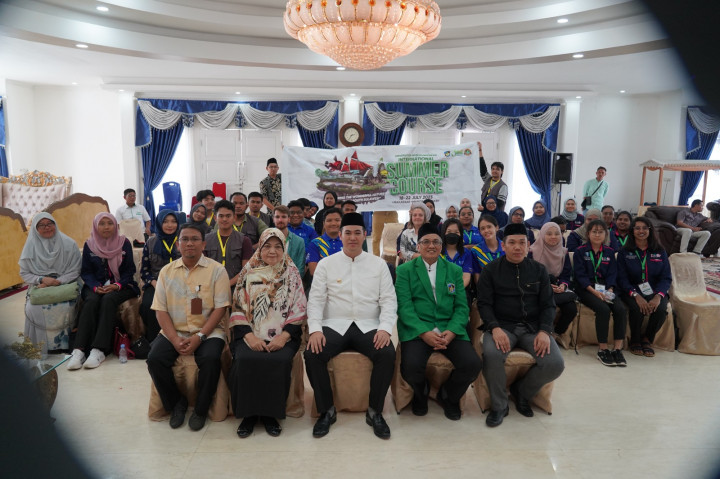 24 Mahasiswa Program International Summer Course UMI Jelajah Spot Penting di Pangkep