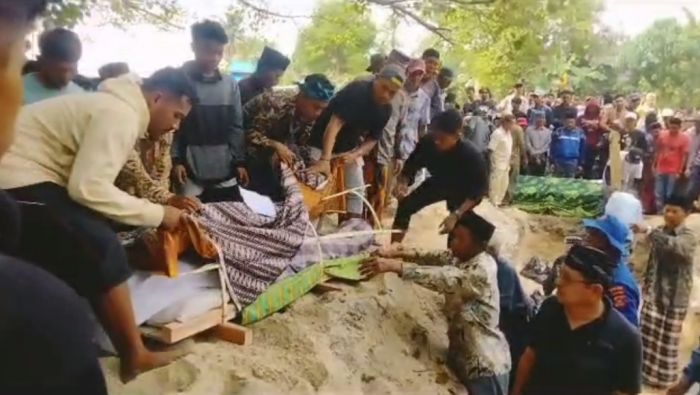 15 Korban Kecelakaan Kapal di Buton Dimakamkan Satu Liang Lahat