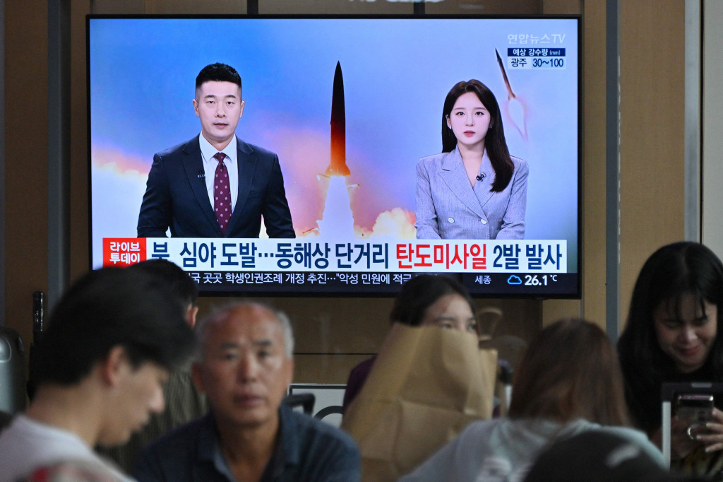 Korea Utara Tembakkan Rudal Balistik Kembar