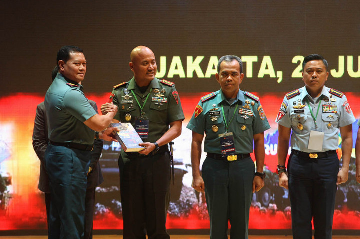 Luncurkan Buku Perang Rusia-Ukraina, Panglima TNI Ingatkan Ancaman Kedaulatan Negara