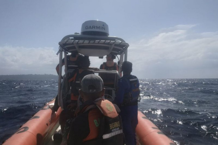 Basarnas Kendari Bantu Pencarian Kapal Tenggelam di Buton