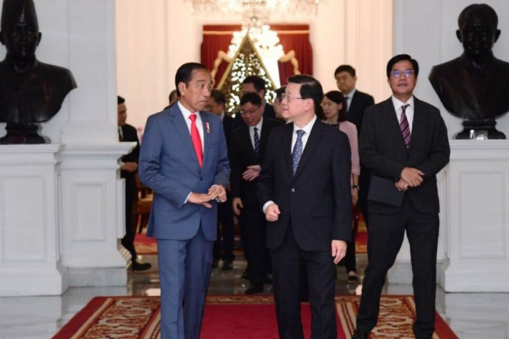 Terima Kunjungan Chief Executive Hong Kong, Presiden Bahas Investasi hingga Perlindungan WNI