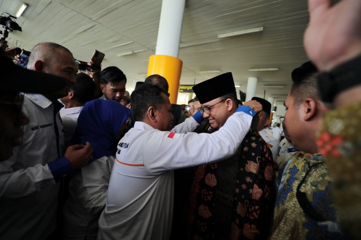 Yel-yel 'Presiden Kita', Sambut Kedatangan Anies Baswedan di Jambi